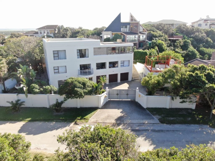 To Let 3 Bedroom Property for Rent in Paradise Beach Eastern Cape